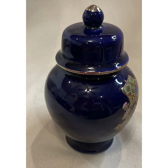 Japanese Porcelain Cobalt Blue Floral Design Lidded Ginger Spice Jar Vintage 4” - Picture 2 of 10